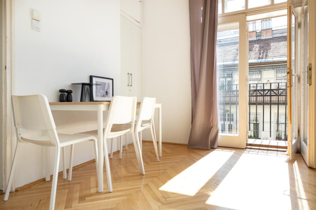 W25 Smart Apartment Budapest Esterno foto