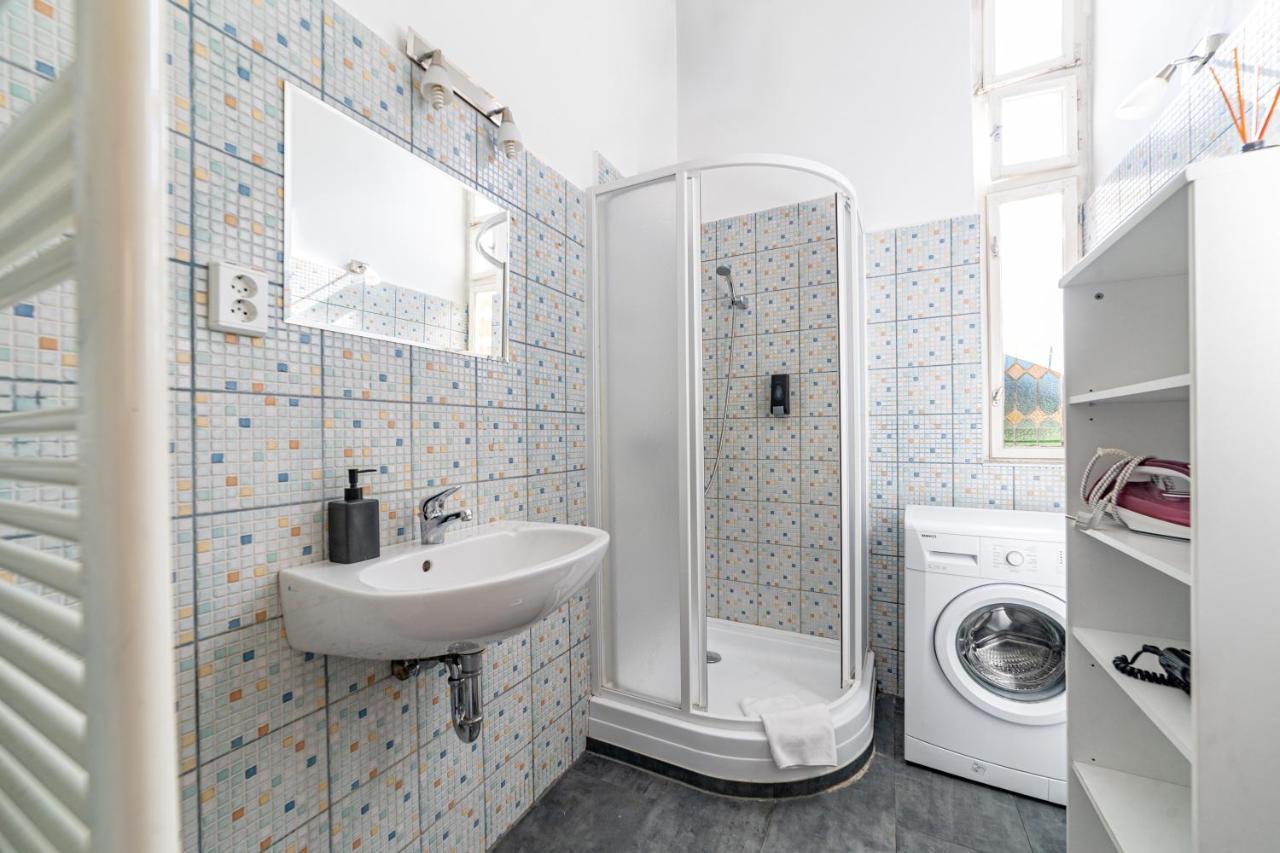 W25 Smart Apartment Budapest Esterno foto