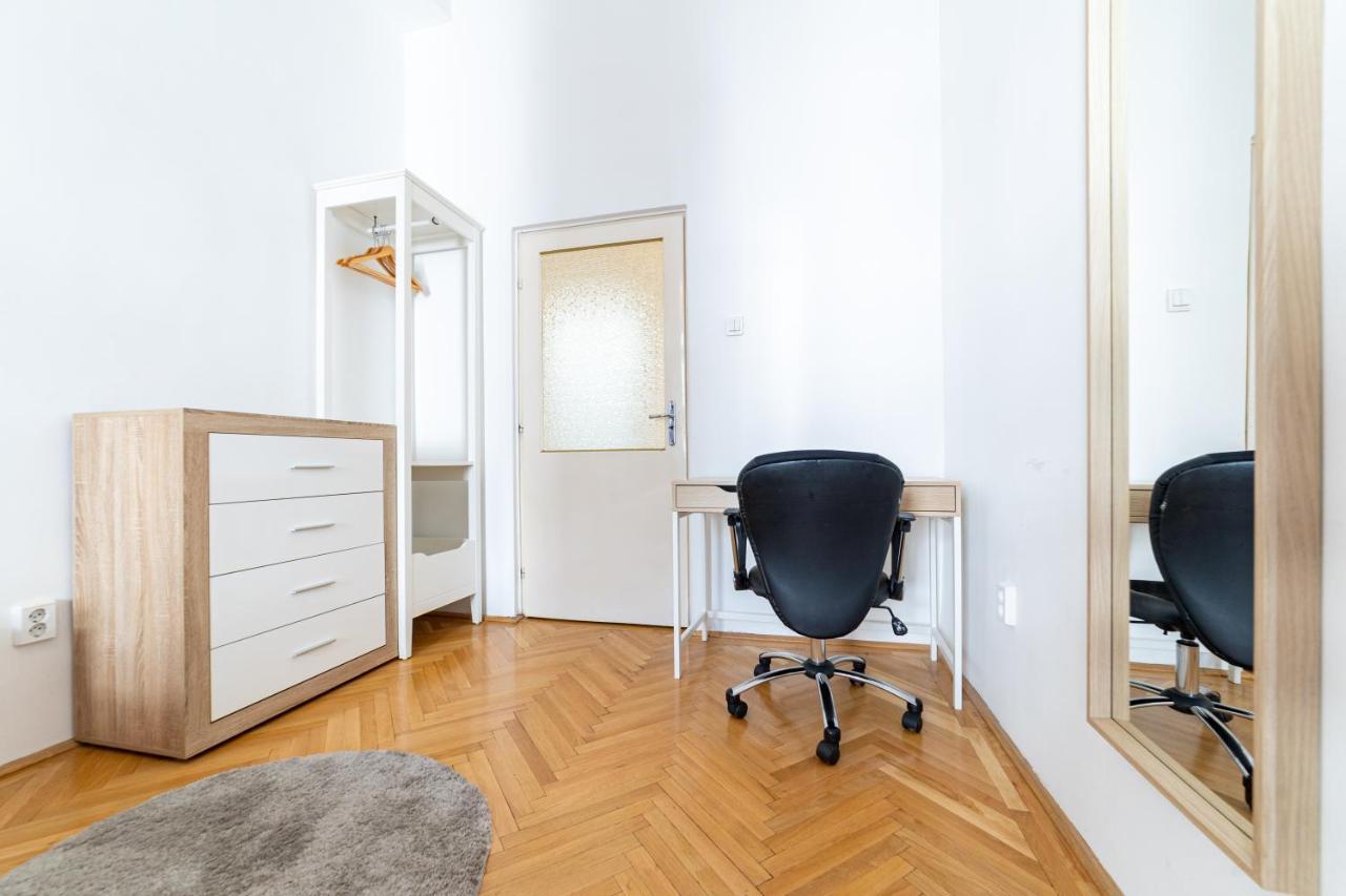 W25 Smart Apartment Budapest Esterno foto