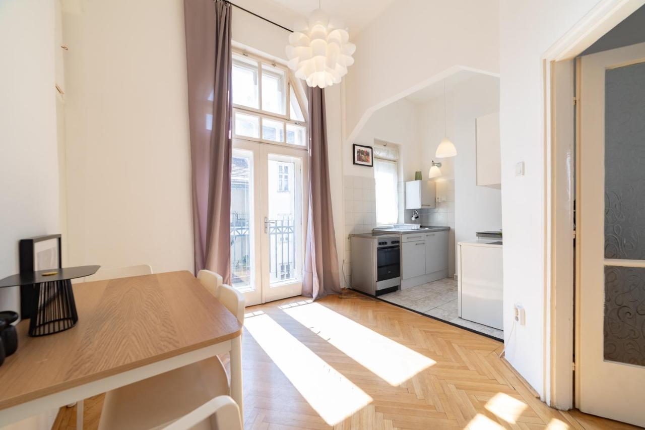 W25 Smart Apartment Budapest Esterno foto
