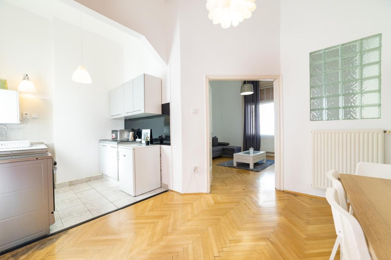 W25 Smart Apartment Budapest Esterno foto